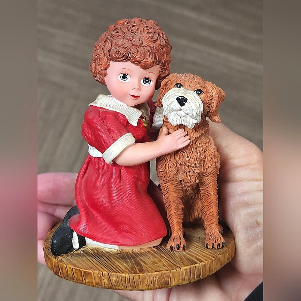 Madame Alexander Little Orphan Annie & Sandy Figurine 2000